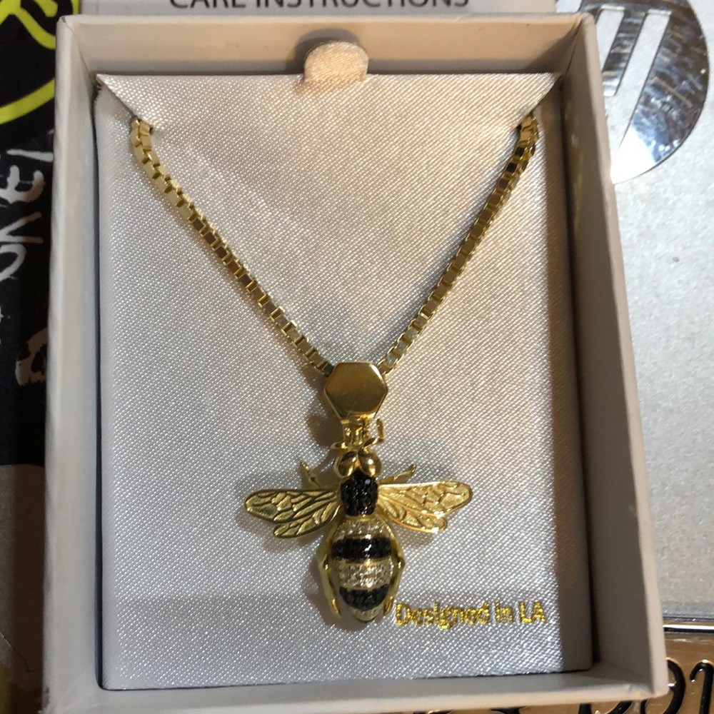 King Ice Queen Bee Chain Necklace